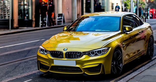 żółte BMW