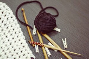 jak zrobić pulower na drutach